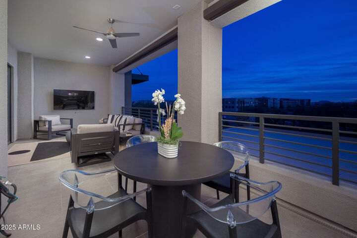 Property Photo:  5250 E Deer Valley Drive 303  AZ 85054 