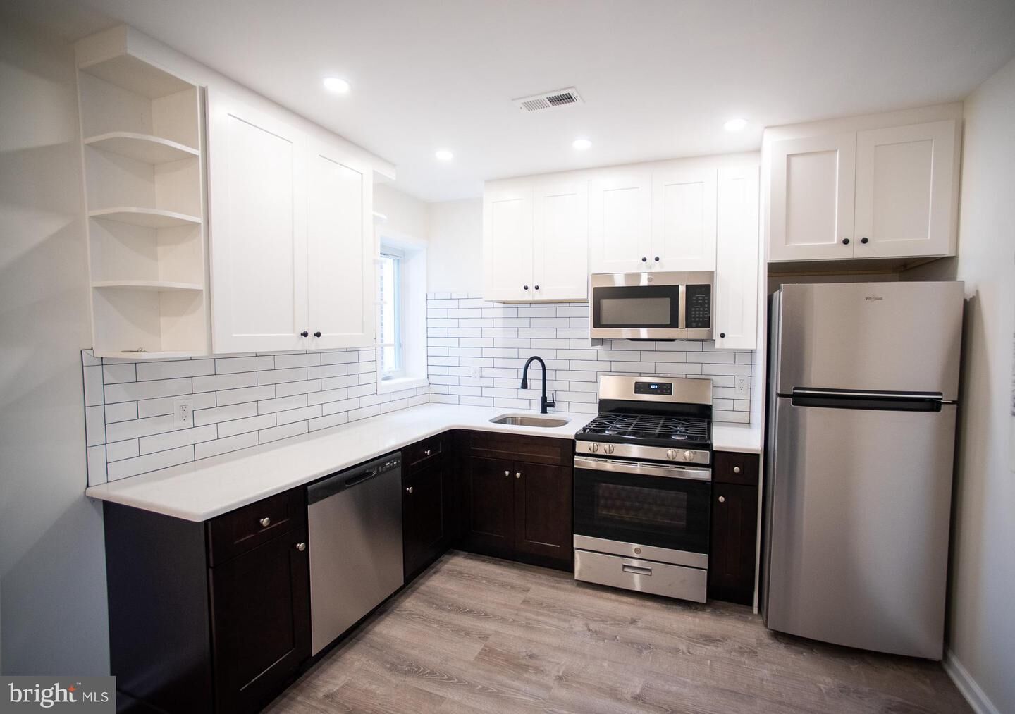 Property Photo:  2049 Snyder Avenue 2  PA 19145 