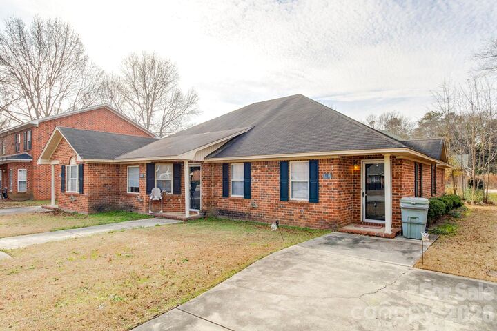 Property Photo:  811 Jessamine Trail 29  SC 29150 