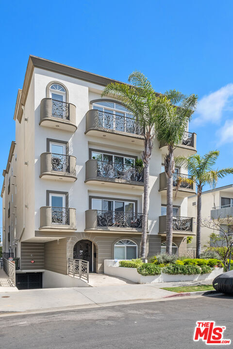 Property Photo: 11840 Dorothy St CA 90049