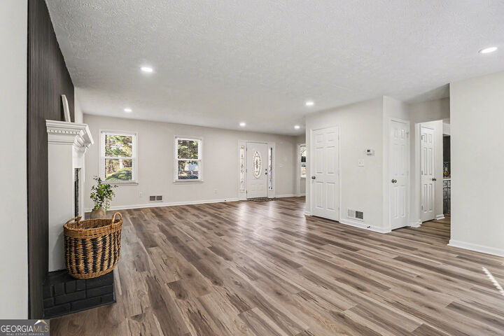 Property Photo: 1956 Spencer Oaks Lane GA 30058