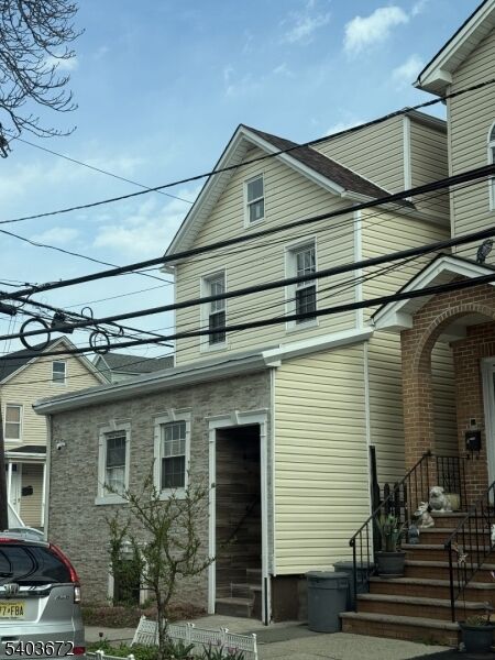 Property Photo:  863 Lafayette St  NJ 07201 