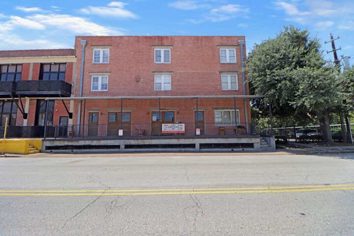 Property Photo:  1011 Wood Street 203A  TX 77002 