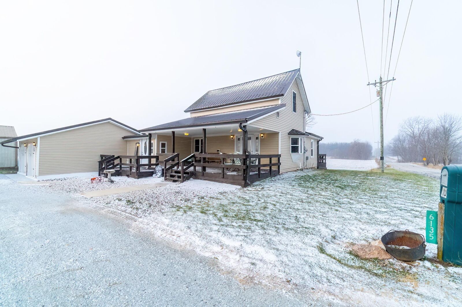 Property Photo: 6135 E 1500 N Road IN 46974