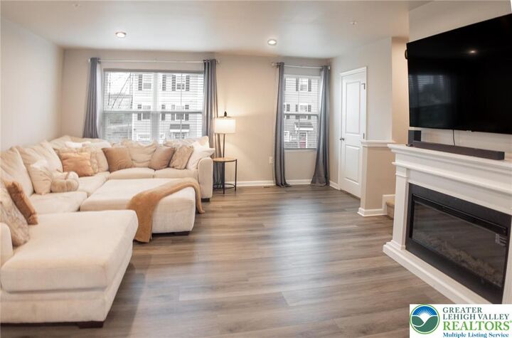 Property Photo:  2132 Cross Country Road  PA 18067 