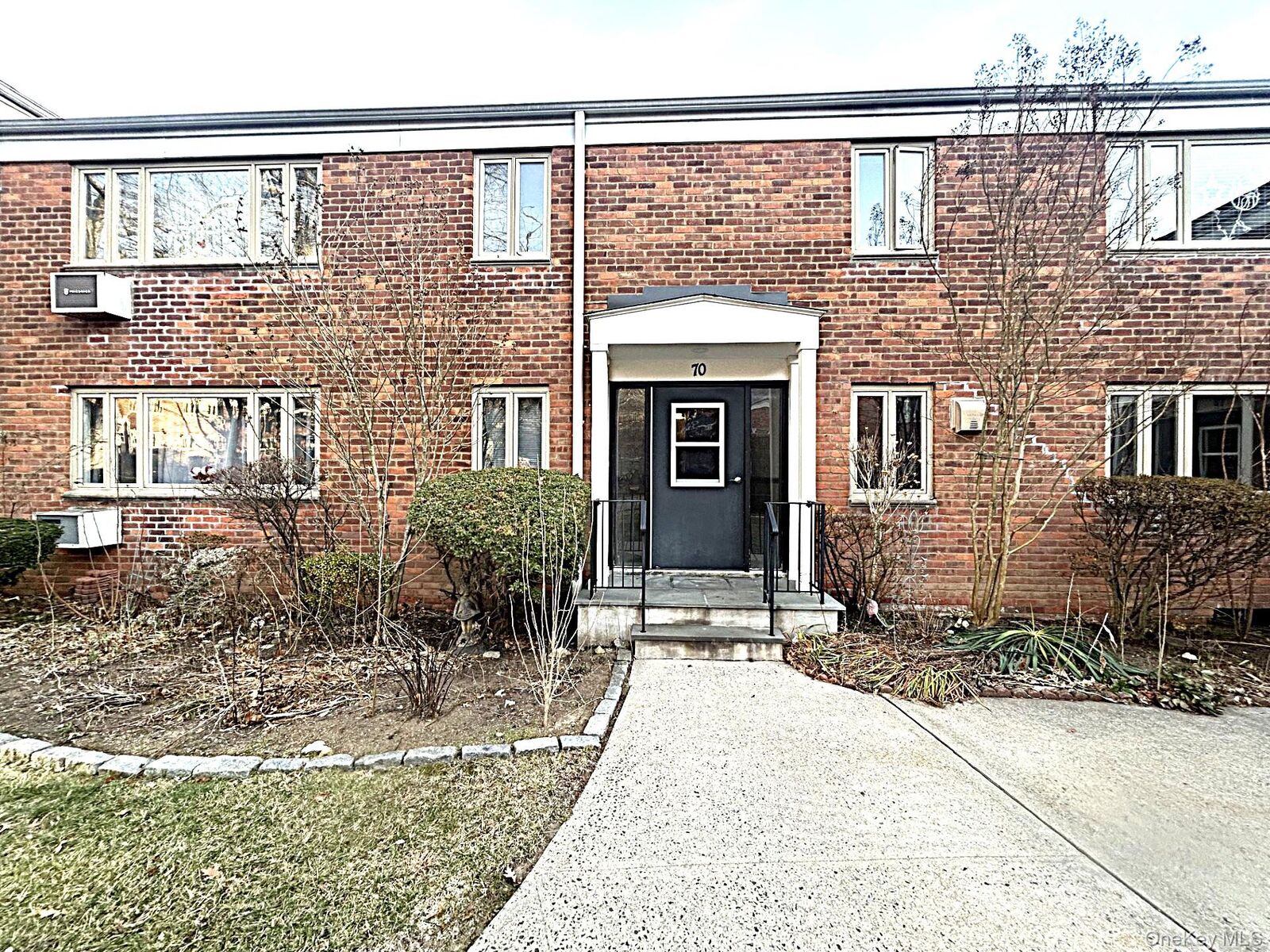 Property Photo:  70 Lawrence Court B  NY 10603 