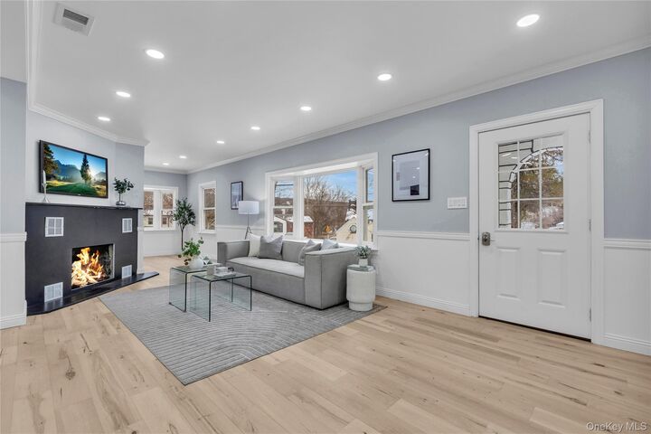 Property Photo:  58 Lakelands Avenue  NY 10925 