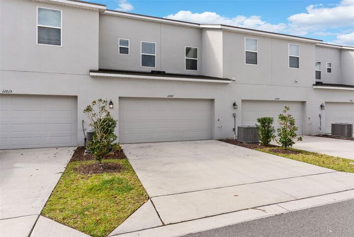 Property Photo:  11607 Sunsail Avenue  FL 32832 