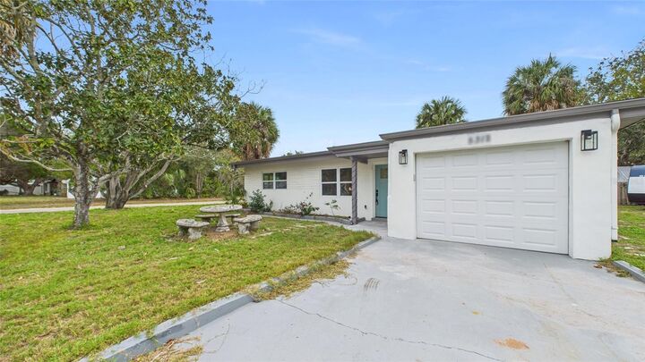 Property Photo:  5312 Berkley Road  FL 34652 