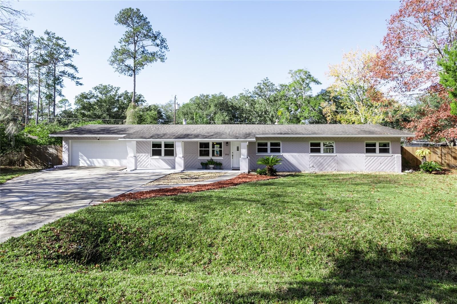 Property Photo:  3916 NW 21st Terrace  FL 32605 