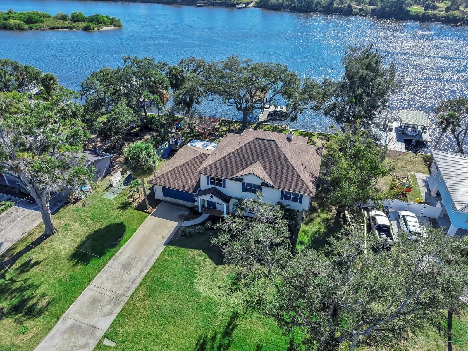 Property Photo: 9211 River Cove Drive FL 33578