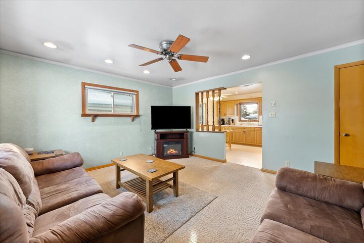 Property Photo:  1521 W Holmes Ave  WI 53221 