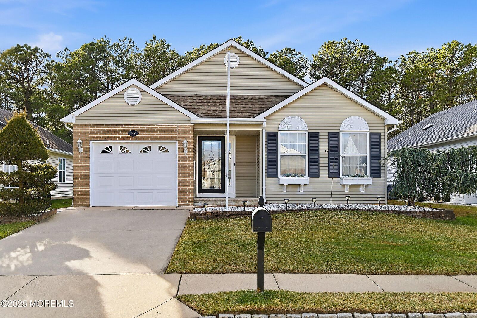 Property Photo:  52 Canterbury Lane  NJ 08757 