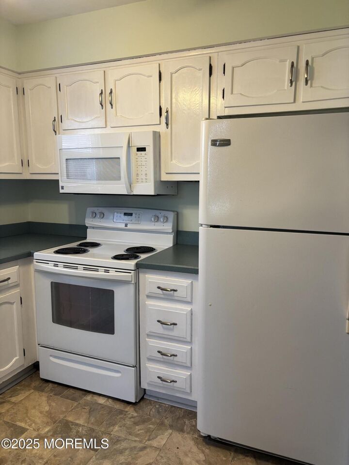 Property Photo:  25 Robinson Road  NJ 08724 