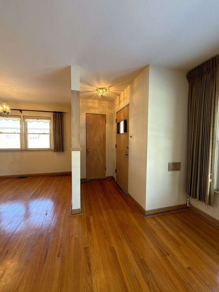 Property Photo:  3814 Raymond Avenue  IL 60513 