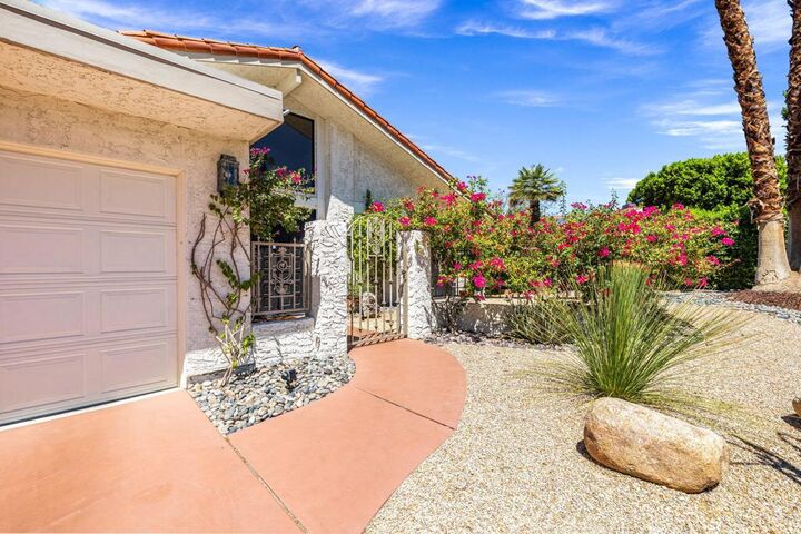 Property Photo:  4 Lincoln Place  CA 92270 