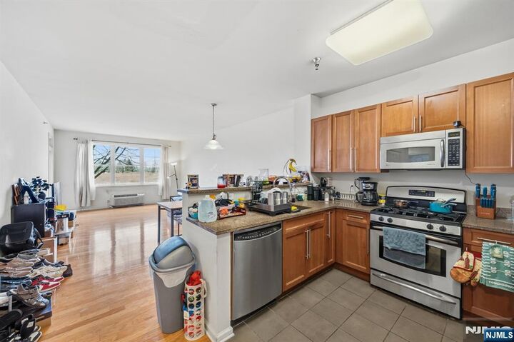 Property Photo:  15 Enterprise Court 1051  NJ 07305 