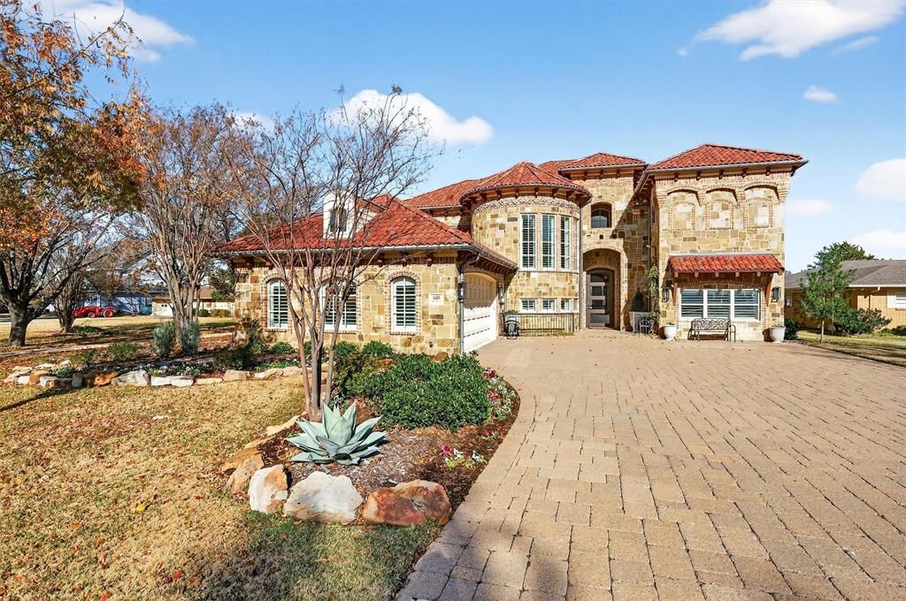 Property Photo:  600 Kiowa Drive E  TX 76240 