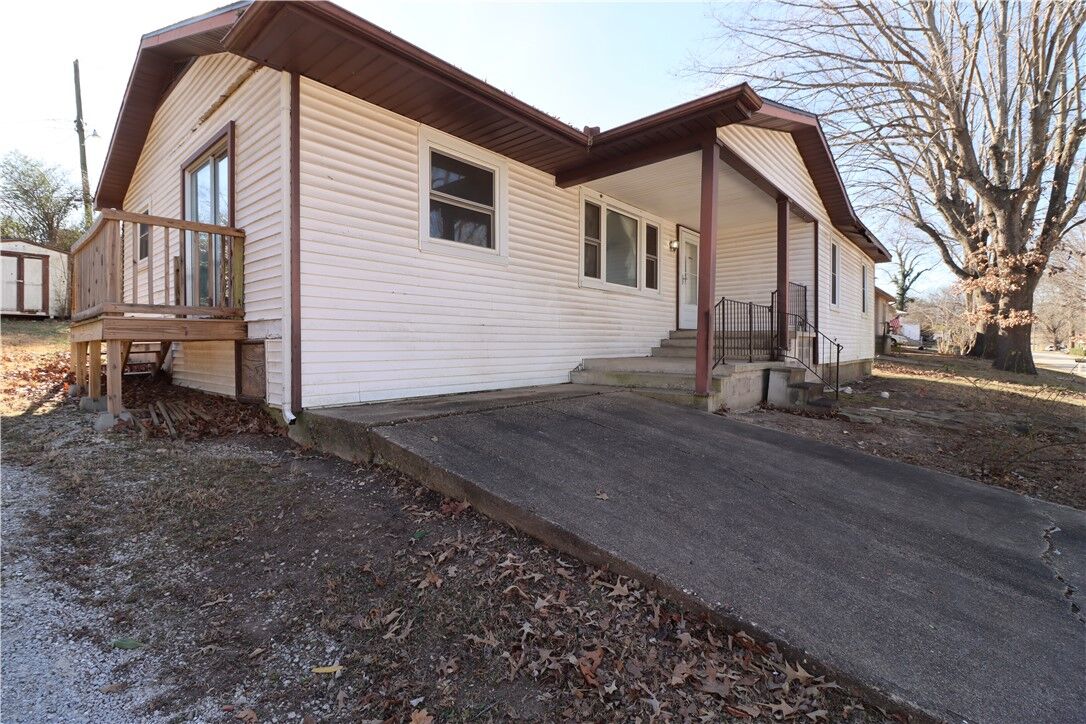 Property Photo:  704 Beverly Drive  AR 72601 