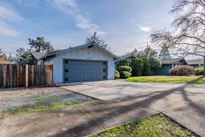 Property Photo: 1312 Ramada Avenue OR 97504