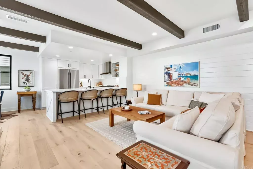 Property Photo: 1400 Anacona Place 105 CA 92024