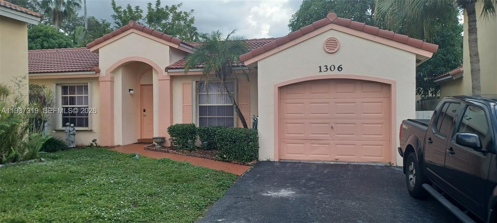 Property Photo:  1306 NW 125th Ter  FL 33323 