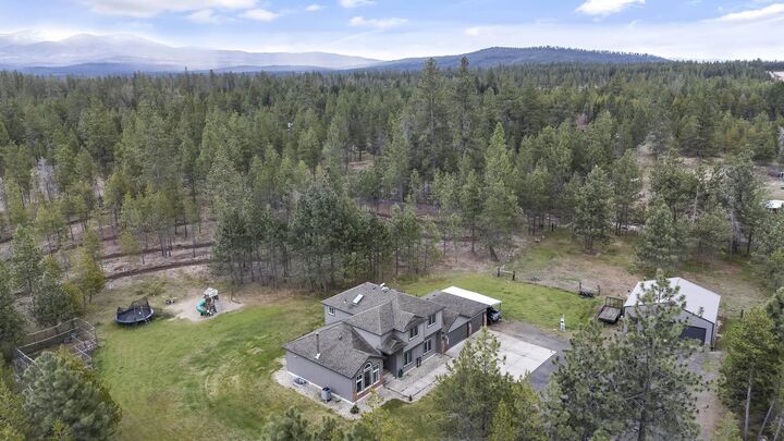 Property Photo:  39810 N Hardesty Ln  WA 99009 