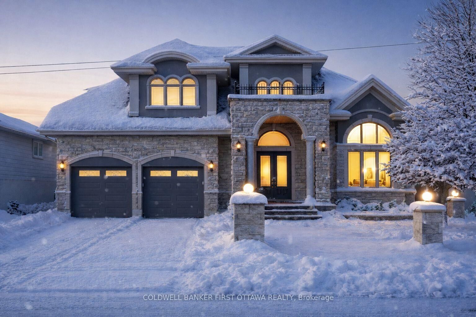 Property Photo:  1623 Claymor Avenue  ON K2C 1T4 