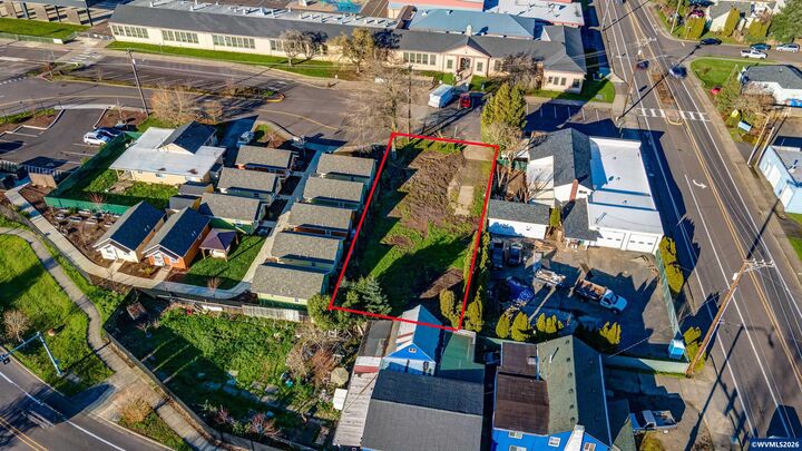 Property Photo: 1758 Aguilas Ct NE OR 97301