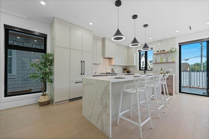 Property Photo:  2282 E 8th Avenue 3  BC V5N 1V5 