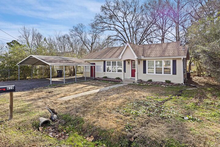 Property Photo:  610 NE 2nd  AR 72823 