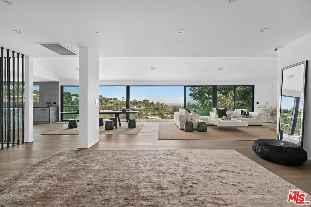 Property Photo:  11010 Chalon Rd  CA 90077 