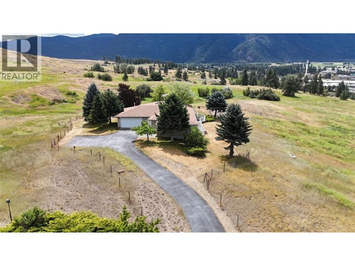 Property Photo: 210 Winnipeg Avenue BC V0H 1H0