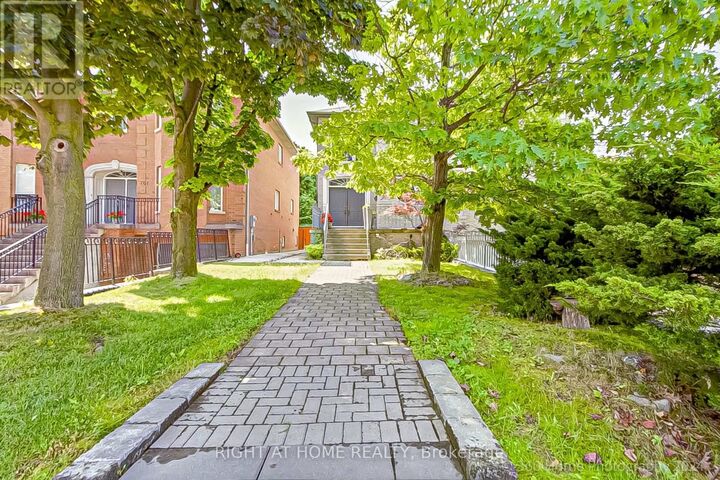 Property Photo:  103 Oak Avenue  ON L4C 6R6 