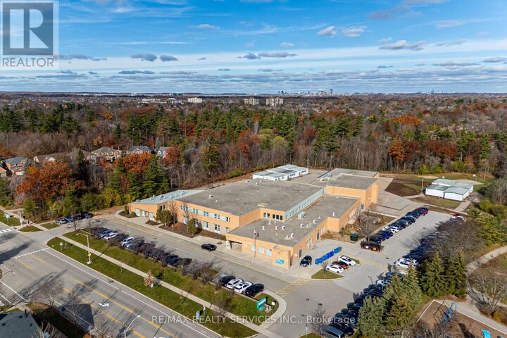 Property Photo:  1478 Pilgrims Way 1713  ON L6M 3G7 