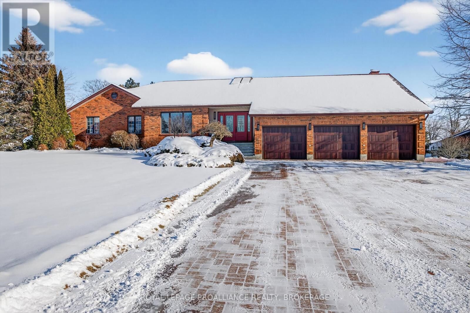 Property Photo:  1673 St Lawrence Avenue  ON K7L 2V1 