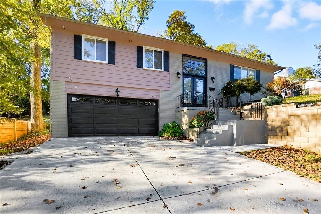 Property Photo:  1314 Ridgeview Avenue  OH 45409 