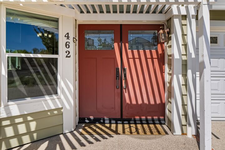 Property Photo: 462 Tioga Ct CA 94566