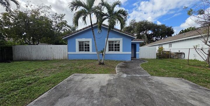 Property Photo:  1649 SW 28th Ter  FL 33312 
