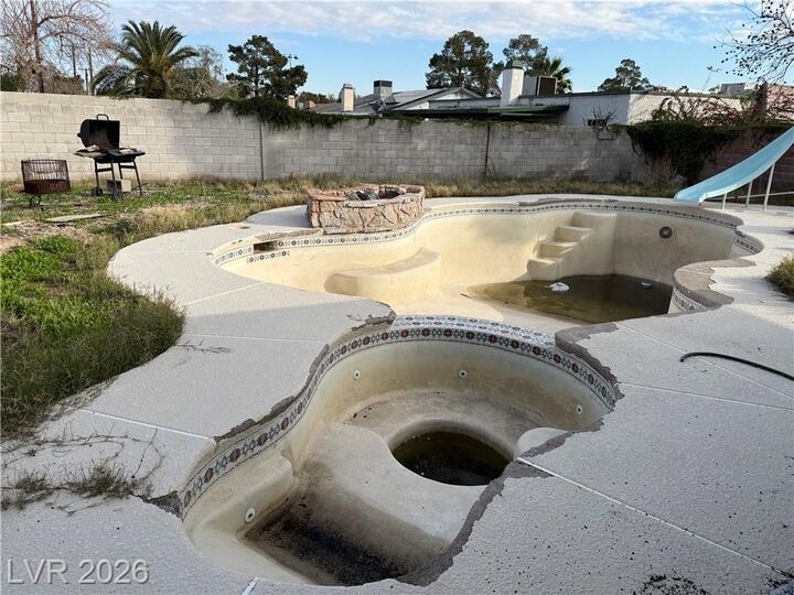 Property Photo: 800 South Mallard Street NV 89107