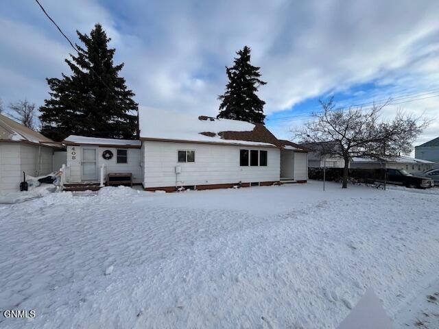 Property Photo:  408 9th Avenue  ND 58433 