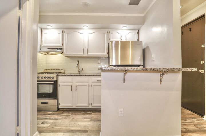 Property Photo:  1715 John F Kennedy Blvd 5D  NJ 07047 