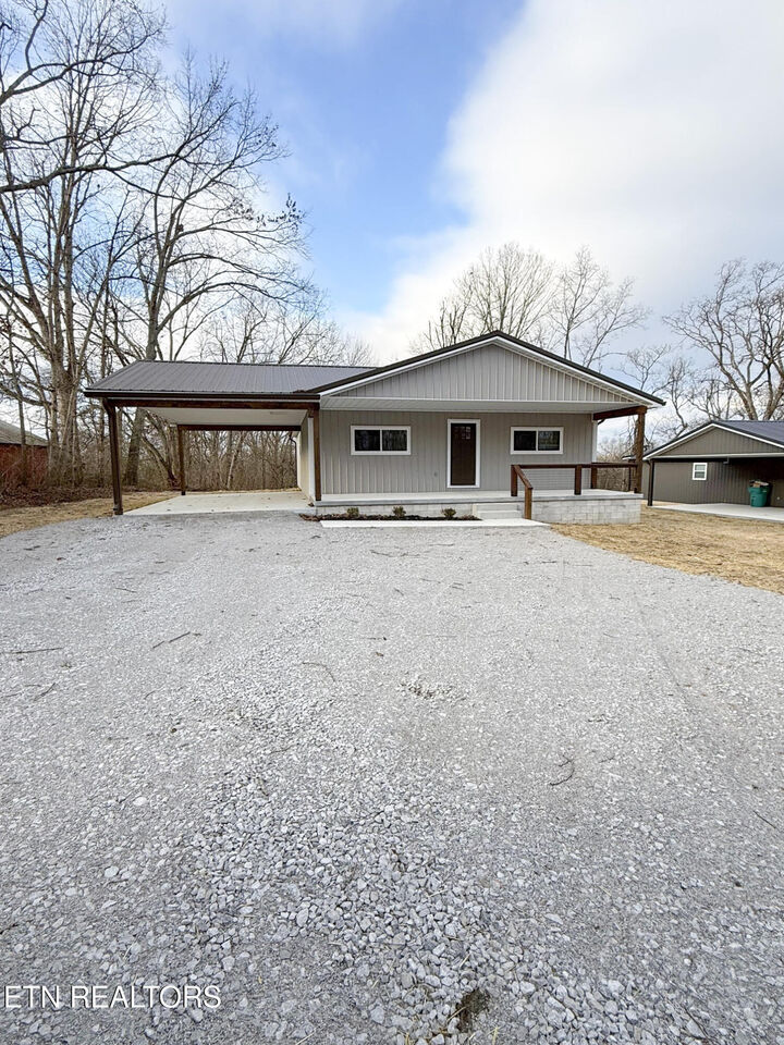 Property Photo: 484 Wells Rd TN 38555