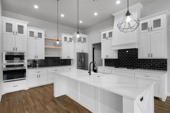 Property Photo: 7625 NE Northgate Dr OK 73538