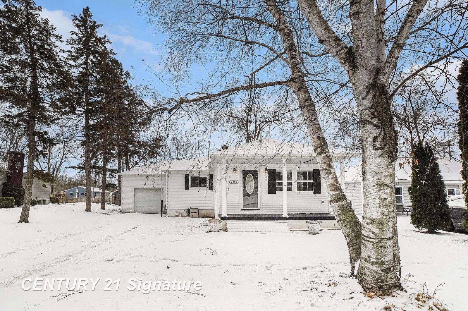 Property Photo:  204 E North Street  MI 48655 