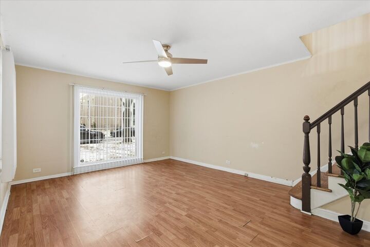 Property Photo:  6415 N Drake Avenue 6415  IL 60712 