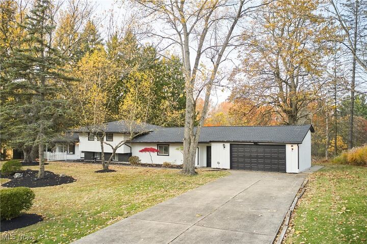 Property Photo:  17759 S Meadowpark Drive  OH 44146 