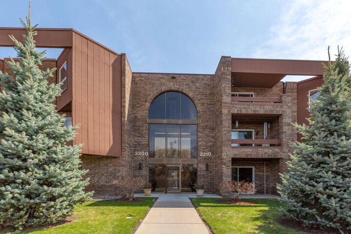 Property Photo:  2210 Midland Grove Road 209  MN 55113 