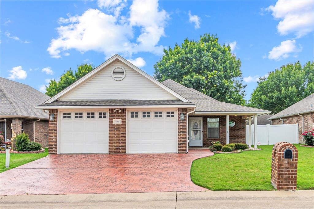 Property Photo:  105 Sunglow Loop  TX 75154 