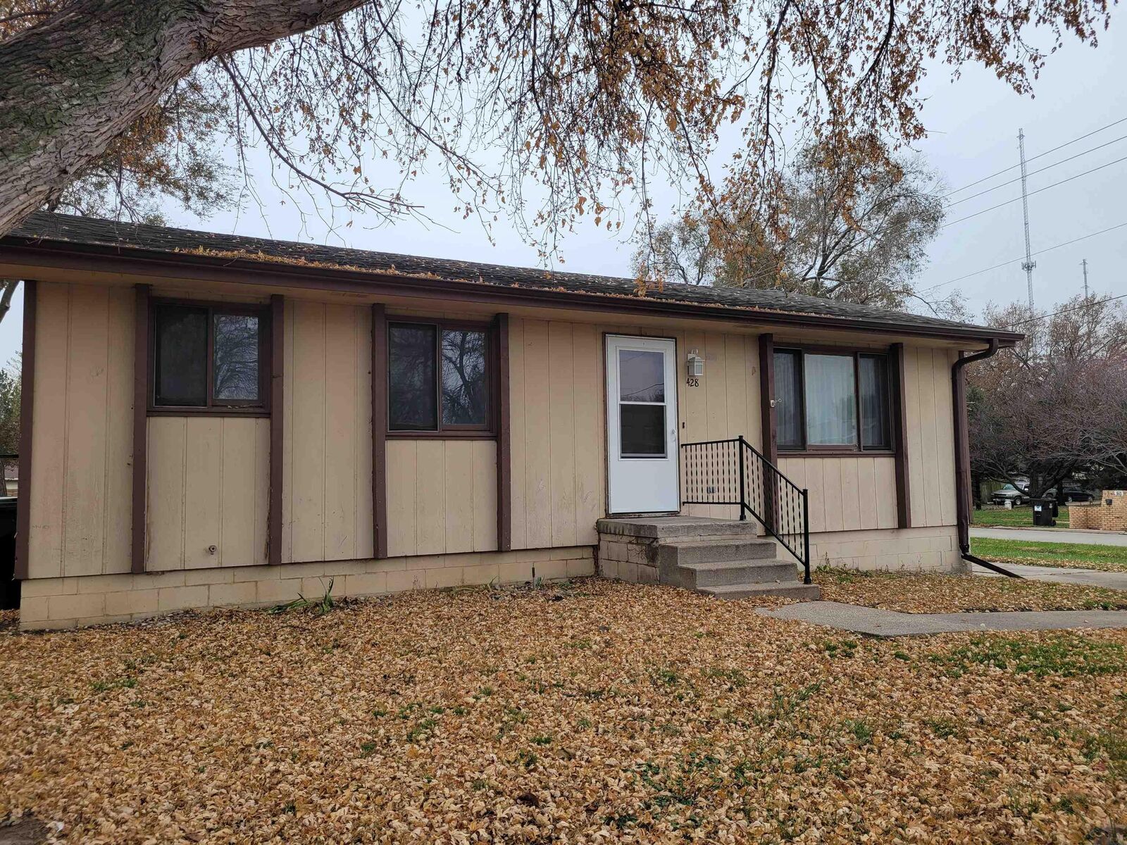 Property Photo: 428 W 16th NE 68776